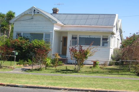 Photo of property in 21 Balmain Road, Birkenhead, Auckland, 0626