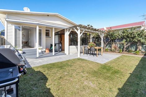 Photo of property in 42 Gaine Street, New Plymouth, 4310