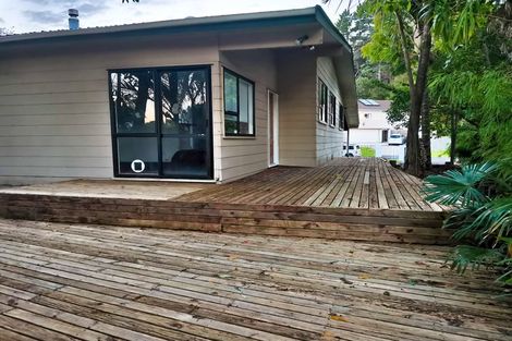 Photo of property in 35 Glennandrew Drive, Half Moon Bay, Auckland, 2012