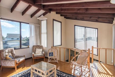 Photo of property in 30 Mahana Road, Paraparaumu Beach, Paraparaumu, 5032