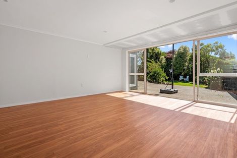 Photo of property in 19 Alberta Road, Glen Avon, New Plymouth, 4312