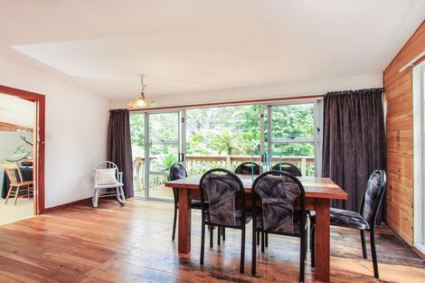 Photo of property in 15 Tane Road, Laingholm, Auckland, 0604