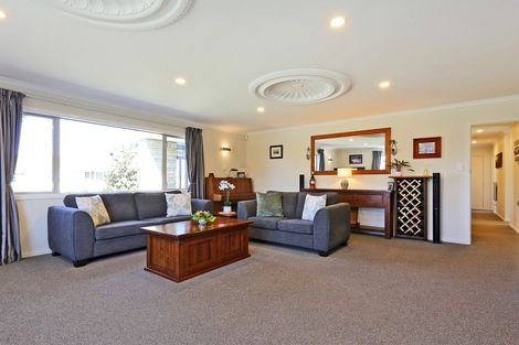 Photo of property in 6 D'arcy Place, Taradale, Napier, 4112