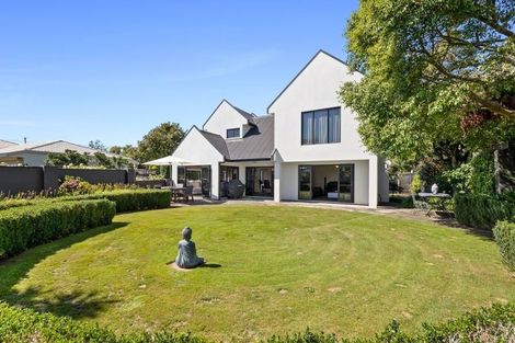 Photo of property in 7 Taylor Place, Merrilands, New Plymouth, 4312