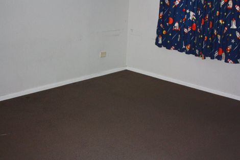 Photo of property in 2 Amadeus Place, Northpark, Auckland, 2013