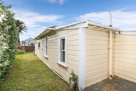Photo of property in 178 Onepu Road, Lyall Bay, Wellington, 6022
