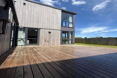 Photo of property in 6 Te Aparangi Road, Papakura, 2110