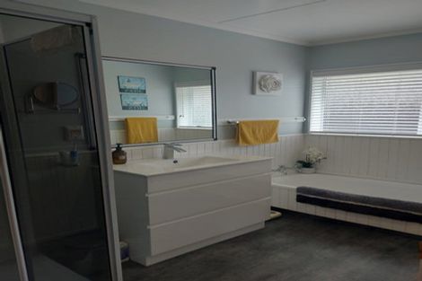 Photo of property in 8b Comeskey Grove, Elderslea, Upper Hutt, 5018