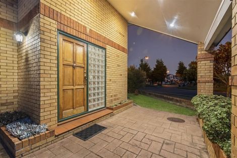 Photo of property in 8 Vinograd Drive, Te Atatu Peninsula, Auckland, 0610