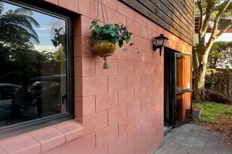 Photo of property in 4/2a Spencer Place, Merrilands, New Plymouth, 4312