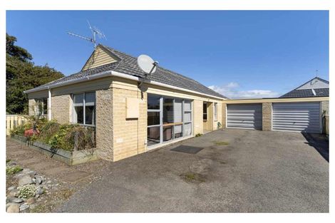 Photo of property in 28b Mahana Road, Paraparaumu Beach, Paraparaumu, 5032