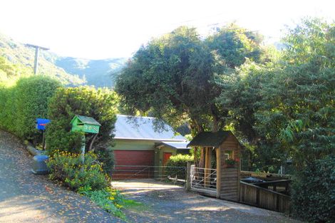 Photo of property in 32 Zephyr Terrace, Governors Bay, Lyttelton, 8971