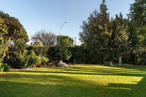 Photo of property in 35 Millers Road, Brookfield, Tauranga, 3110