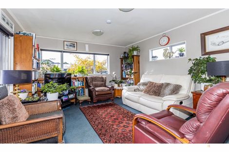 Photo of property in 12 Parsonage Road, Waimate, 7924