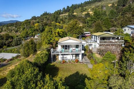 Photo of property in 659 Queen Charlotte Drive, Havelock, Picton, 7281