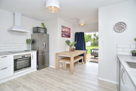 Photo of property in 28 Douglas Road, Amberley, 7410