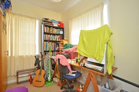 Photo of property in 46 Brandon Street, Featherston, 5710