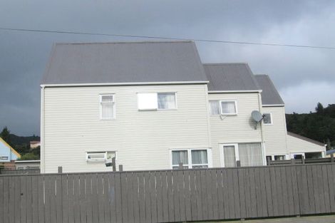 Photo of property in 5 Rintoul Grove, Stokes Valley, Lower Hutt, 5019