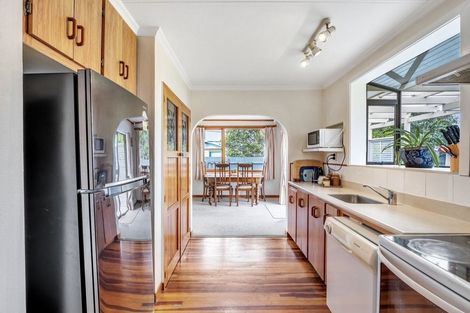 Photo of property in 9 Mokau Place, Terrace End, Palmerston North, 4410