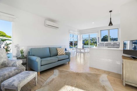 Photo of property in 39 Langton Road, Stanmore Bay, Whangaparaoa, 0932
