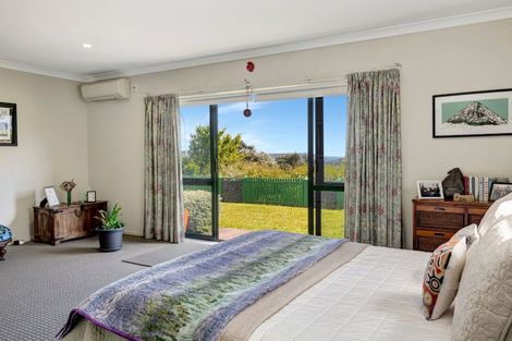 Photo of property in 13 Greenstone Place, Aotea, Porirua, 5024