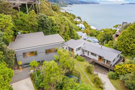 Photo of property in 129 Marine Drive, Sorrento Bay, Lower Hutt, 5013