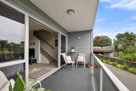 Photo of property in The Strand, 4/16 Ronald Street, Strandon, New Plymouth, 4312