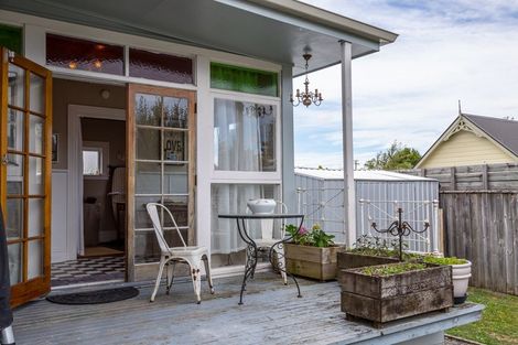 Photo of property in 27 Main Street, Greytown, 5712