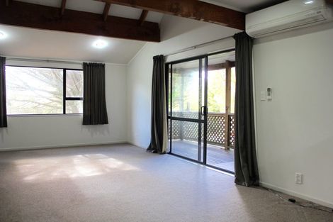 Photo of property in 17 Hutchinson Avenue, New Lynn, Auckland, 0600