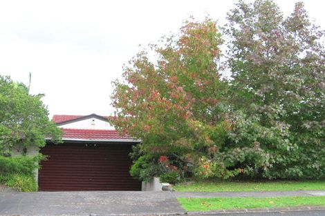 Photo of property in 2 Venus Place, Half Moon Bay, Auckland, 2012