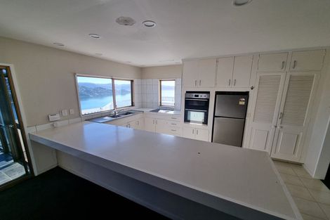 Photo of property in 27 Kaikoura Street, Maupuia, Wellington, 6022