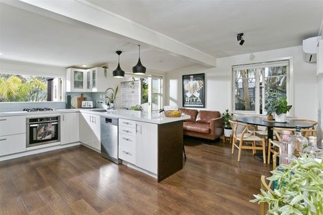 Photo of property in 160 Deep Creek Road, Torbay, Auckland, 0630