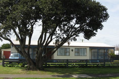 Photo of property in 68 Thatcher Street, Castlecliff, Whanganui, 4501