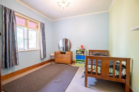 Photo of property in 19 Kingswood Street, Takaro, Palmerston North, 4412