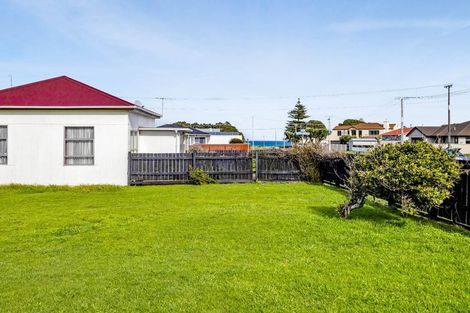 Photo of property in 9 Napier Street, Opunake, 4616