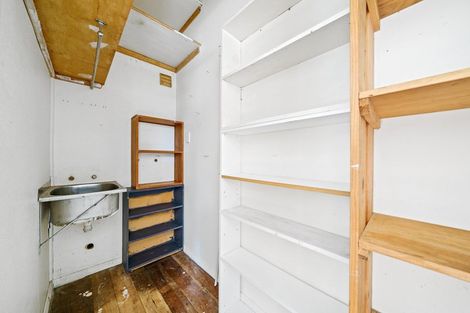 Photo of property in 38 Fairview Crescent, Kelburn, Wellington, 6012