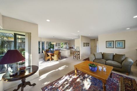 Photo of property in 1/20 Limerick Place, Dannemora, Auckland, 2016