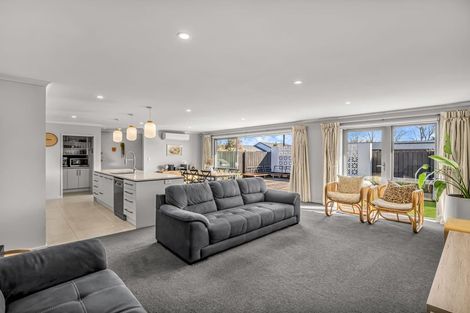 Photo of property in 6 Dunlops Crescent, Marshland, Christchurch, 8083