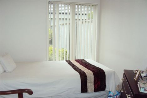 Photo of property in 18 Woodfield Lane, Redwood, Christchurch, 8051