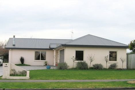 Photo of property in 12 Waiwherowhero Drive, St Andrews, Hamilton, 3200