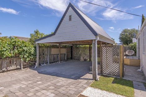 Photo of property in 124 Edward Avenue, Edgeware, Christchurch, 8013