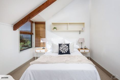 Photo of property in 17 Jamell Place, Avonhead, Christchurch, 8042