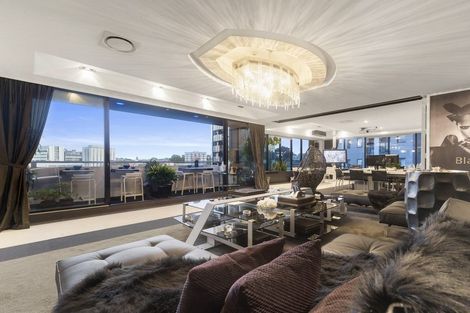 Photo of property in 3a/2 Saint Martins Lane, Grafton, Auckland, 1010