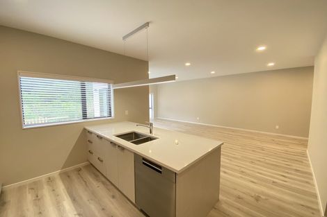 Photo of property in 8 Tagish Way, Orewa, 0931