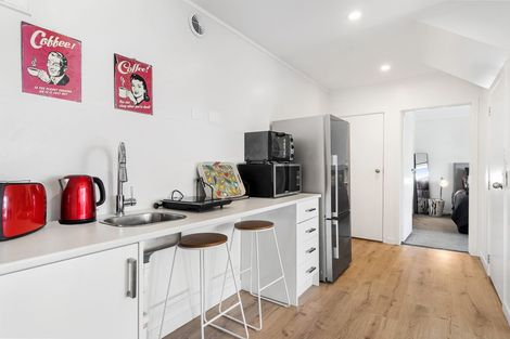 Photo of property in 82 Bay Street, Red Beach, 0932