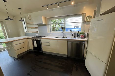 Photo of property in 14 Edge Hill, Mount Victoria, Wellington, 6011