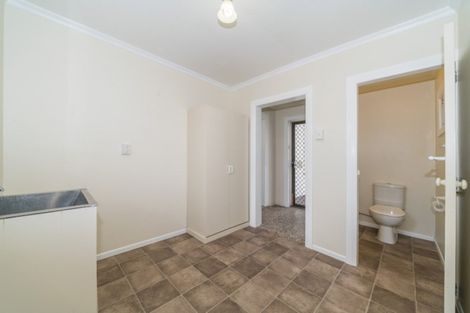 Photo of property in 18 Kowhai Avenue, Takaro, Palmerston North, 4410