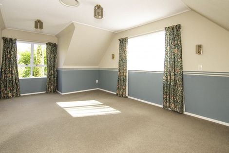 Photo of property in 18 Churchill Avenue, Hokowhitu, Palmerston North, 4410