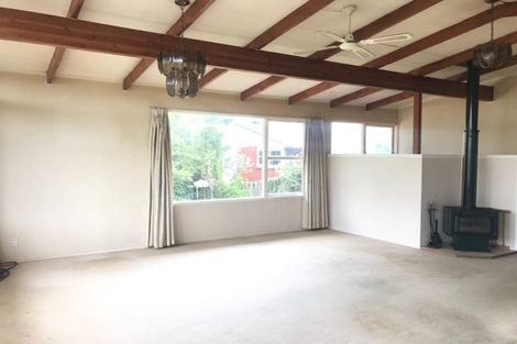 Photo of property in 153 Gossamer Drive, Pakuranga Heights, Auckland, 2010