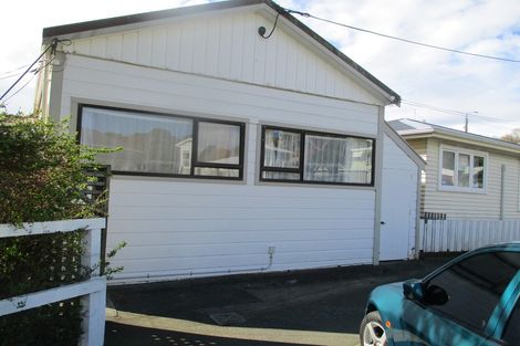 Photo of property in 81 Northland Road, Northland, Wellington, 6012